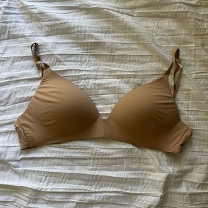 Victoria’s Secret T-Shirt Lightly Lined Wireless Bra Nude